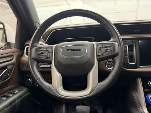 Used 2021 GMC Yukon Denali AWD/4WD image 15
