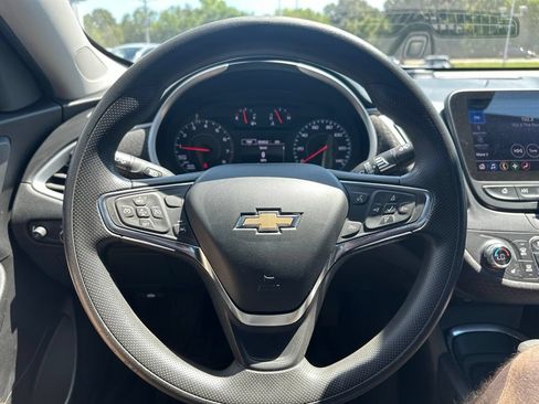 Used 2023 Chevrolet Malibu LT FWD image 17