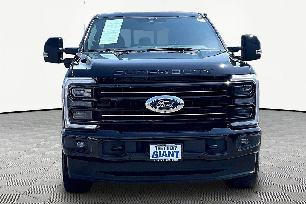 Used 2025 Ford F350 Platinum AWD/4WD image 2