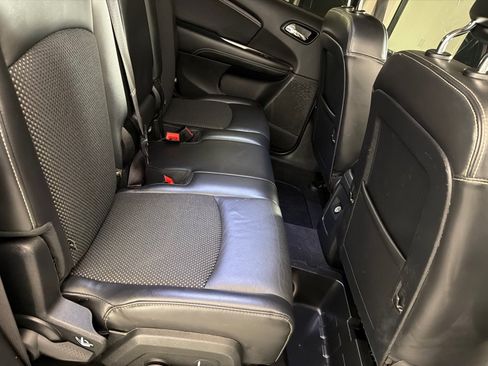 Used 2020 Dodge Journey Crossroad w/ Popular Equipment Group FWD image 24