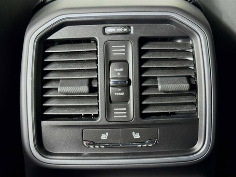 New 2026 Porsche Macan image 27