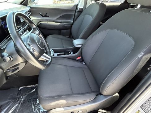 Used 2025 Hyundai Kona SEL FWD image 16