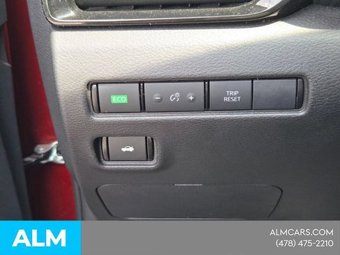 Used 2024 Nissan Sentra SV FWD image 25
