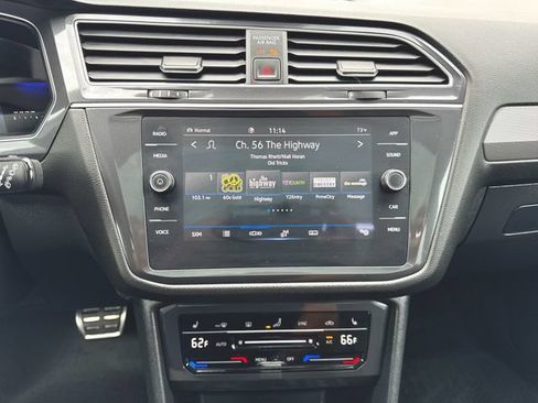 Certified 2024 Volkswagen Tiguan SE R-Line AWD/4WD image 13
