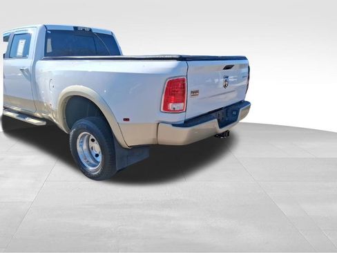 Used 2017 RAM 3500 Laramie Longhorn image 3