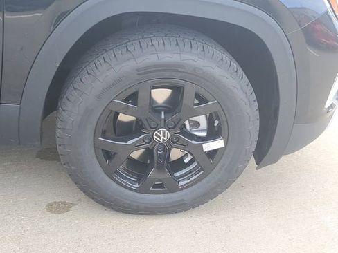 New 2026 Volkswagen Atlas Peak Edition image 6