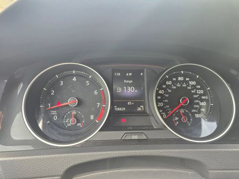 Used 2015 Volkswagen GTI SE FWD image 10