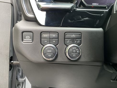 Used 2024 GMC Sierra 1500 Elevation w/ Preferred Package AWD/4WD image 19