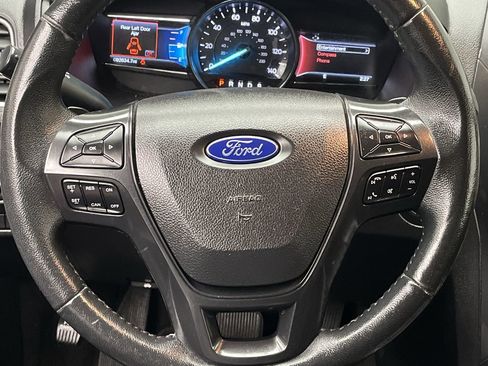 Used 2017 Ford Explorer XLT w/ Equipment Group 202A image 15