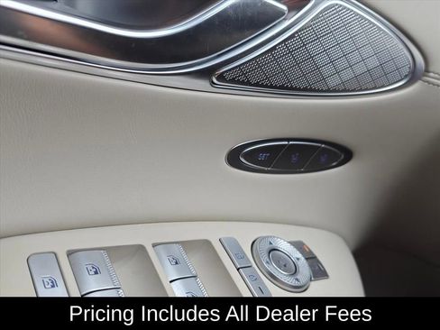 Used 2024 Genesis GV70 2.5T w/ Advanced Package AWD/4WD image 10