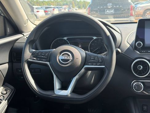 Used 2024 Nissan Sentra SV FWD image 18