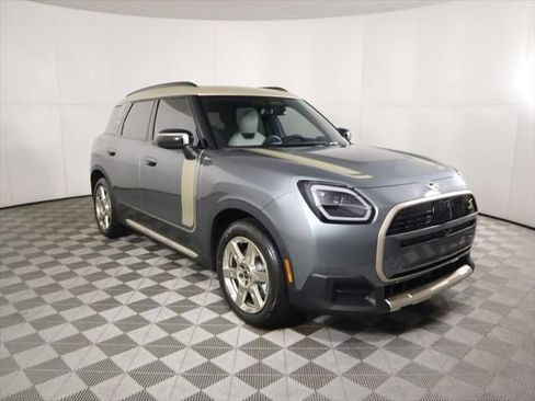 Used 2025 MINI Cooper Countryman SE w/ Comfort Package Max AWD/4WD image 3