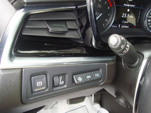 Used 2023 Cadillac XT6 Sport image 12