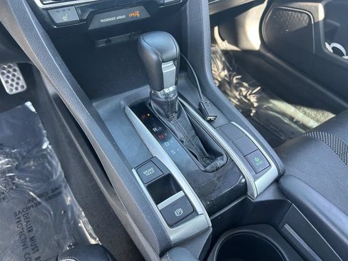Used 2019 Honda Civic Touring image 30