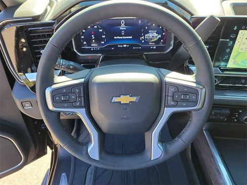 Certified 2025 Chevrolet Silverado 2500 LTZ w/ LTZ Convenience Package image 29