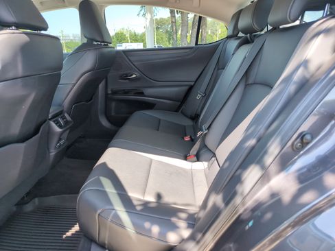 Used 2023 Lexus ES 350 w/ Premium Package FWD image 31