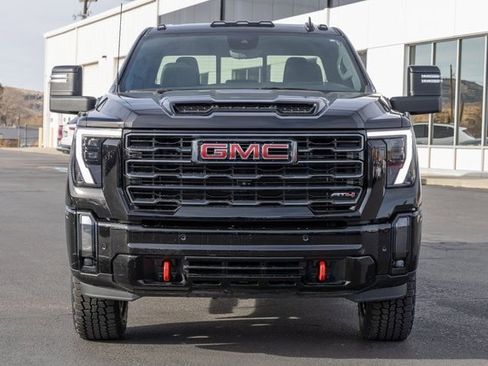Used 2024 GMC Sierra 2500 AT4 w/ Technology Package image 2