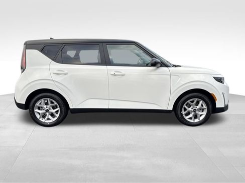 New 2025 Kia Soul S image 9