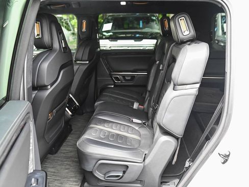 Used 2022 Rivian R1S Launch Edition image 31