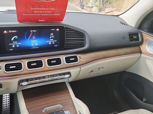 Used 2020 Mercedes-Benz GLS 580 4MATIC image 16