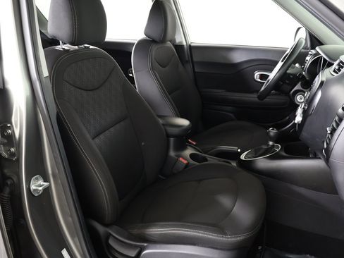 Used 2018 Kia Soul image 26