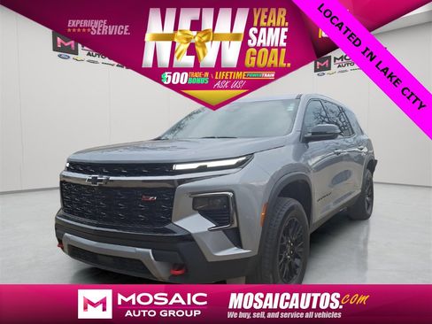 Used 2025 Chevrolet Traverse Z71 image 1