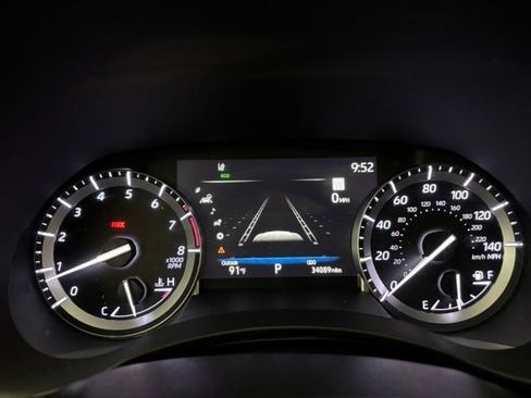 Used 2022 Toyota Highlander XLE FWD image 21
