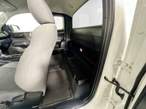 Used 2023 Toyota Tacoma SR image 27