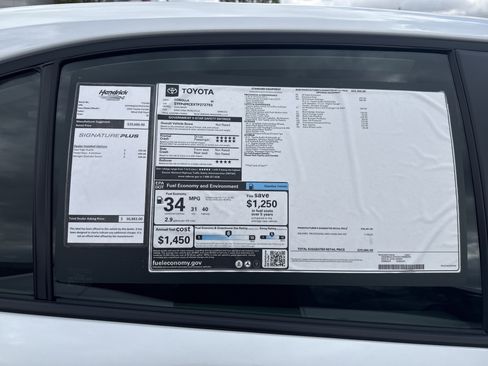 Used 2026 Toyota Corolla SE w/ SE Package FWD image 33