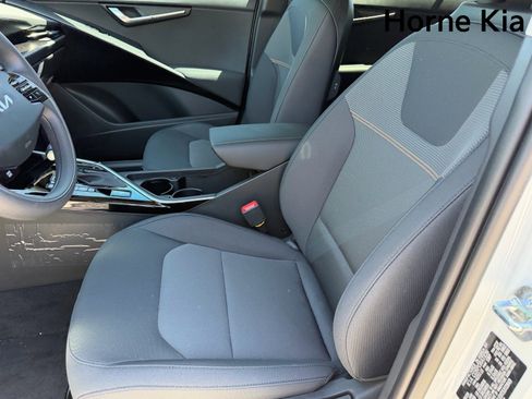 New 2026 Kia Niro LX FWD image 16