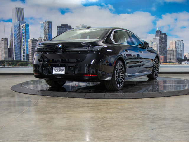 Used 2027 BMW 740i xDrive w/ Premium Package AWD/4WD image 6