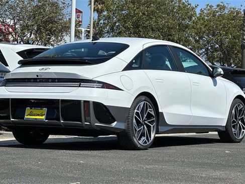 New 2025 Hyundai Ioniq 6 SEL image 4