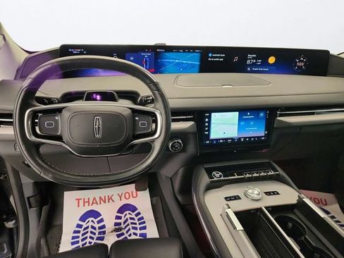 Used 2025 Lincoln Navigator Reserve AWD/4WD image 15