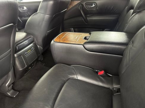 Used 2024 Nissan Armada SL w/ Captain's Chairs Package AWD/4WD image 9
