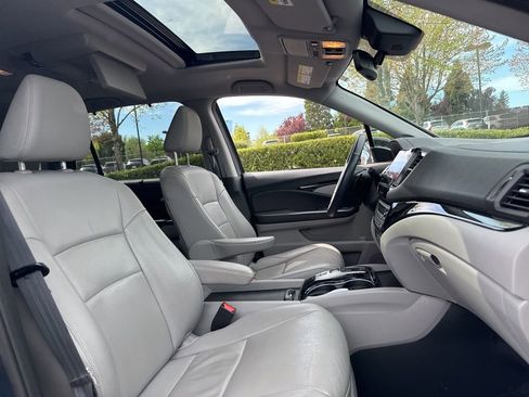 Used 2021 Honda Pilot Touring image 25