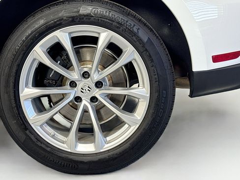 Used 2024 Porsche Macan Turbo image 29