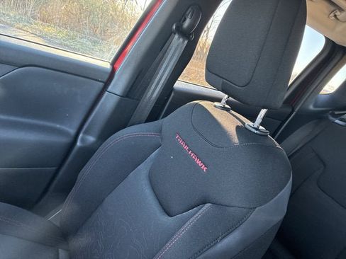 Certified 2020 Jeep Renegade Trailhawk image 33