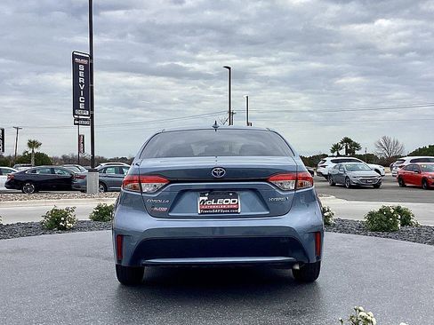 Used 2022 Toyota Corolla LE image 6