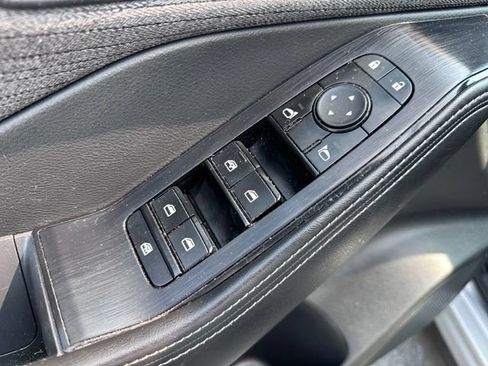 Used 2023 Nissan Rogue SV FWD image 12