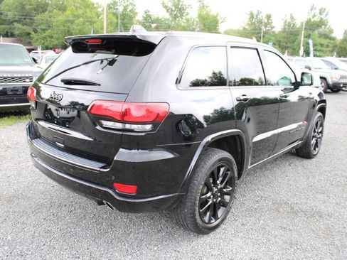 Used 2018 Jeep Grand Cherokee Altitude AWD/4WD image 7