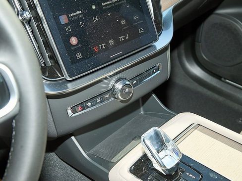 New 2026 Volvo XC90 B6 Plus w/ Protection Package image 16