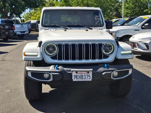 Used 2024 Jeep Wrangler Unlimited Sahara AWD/4WD image 2