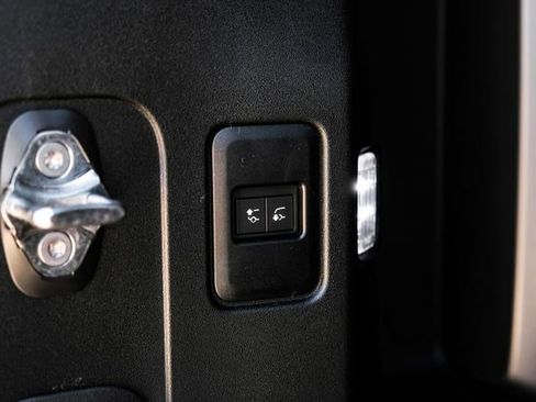 New 2026 Land Rover Defender 110 V8 AWD/4WD image 68