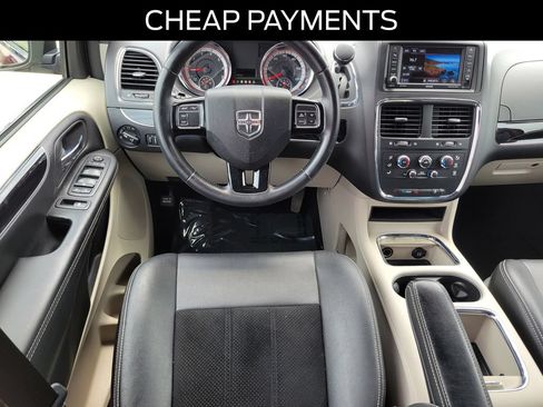 Used 2018 Dodge Grand Caravan SXT FWD image 9