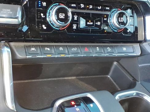 Used 2023 GMC Sierra 1500 Denali w/ Denali Reserve Package AWD/4WD image 13