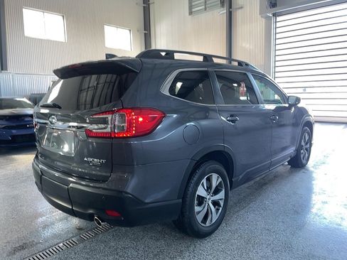 Used 2024 Subaru Ascent Premium w/ Convenience Package image 18