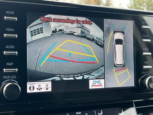 Certified 2023 Toyota Sienna Platinum image 26