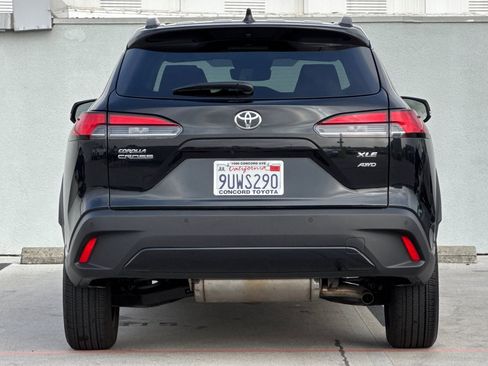 Certified 2025 Toyota Corolla Cross XLE image 8