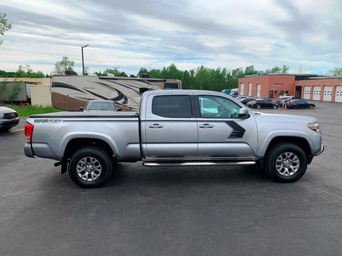 Used 2016 Toyota Tacoma SR5 AWD/4WD image 3