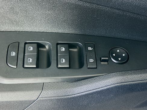 Used 2025 Kia Sportage LX FWD image 15